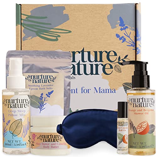 Nurture by Nature | Geschenk-Set Moment for Mama | Geschenke für Mama | Körperbutter, Duschöl, ätherisches Öl Roll on, Bitterbadesalz, Seiden-Augenmaske | Neue Mutter, Schwangerschaftsgeschenk